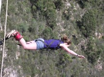 Bloukrans Bridge in Südafrika: Adrenalin pur beim Sprung von der höchsten Bungee Brücke der Welt